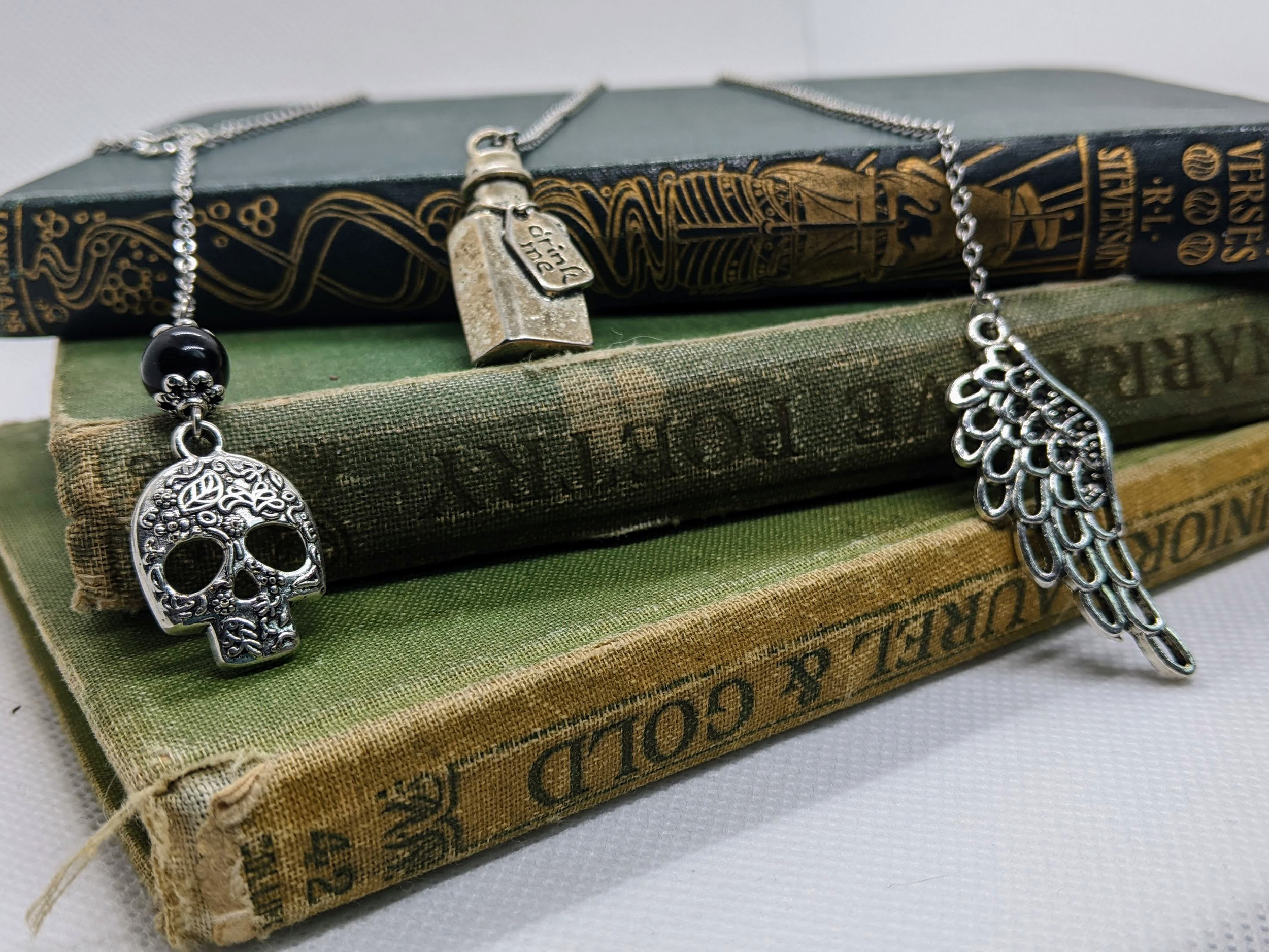 Stylish Sliding Chain Necklace with Large Charm
